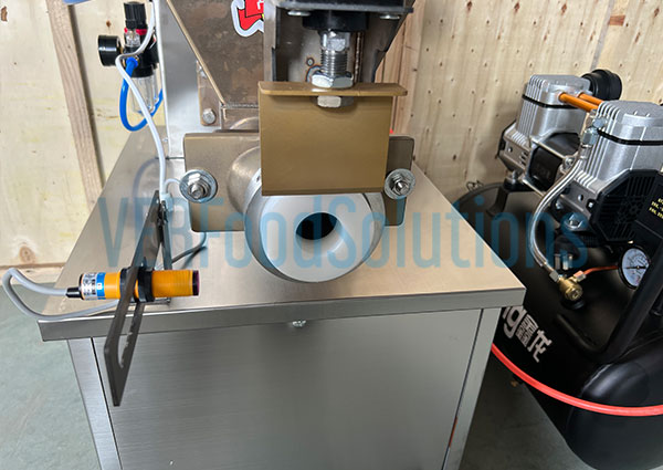 pneumatic quantitative dough divider machine